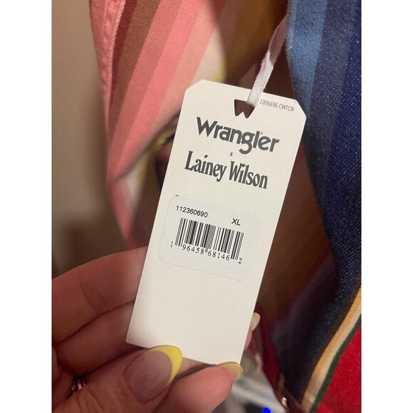 Wrangler x Lainey Wilson Rodeo Trucker Jacket - Picture 6 of 8